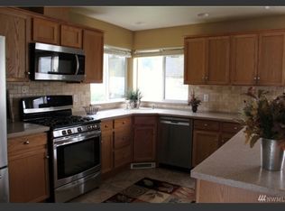 41 E Warbler Ct, Allyn, WA 98524