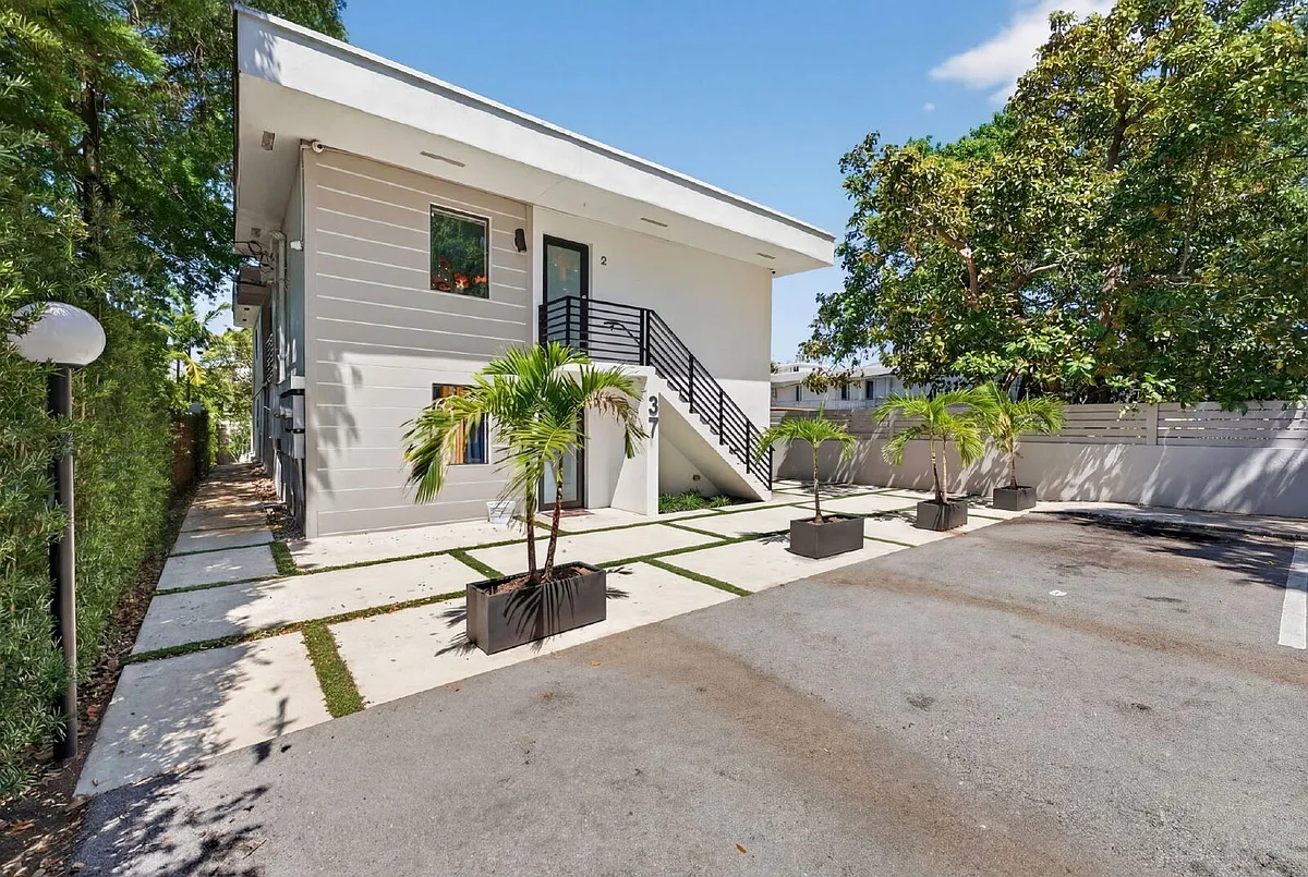 Building Photo - 37 NW 59th St #4