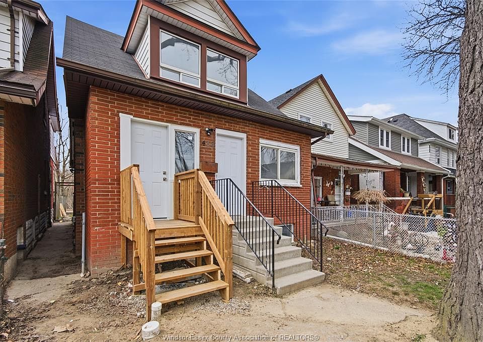 1st image of 435 Caron Ave