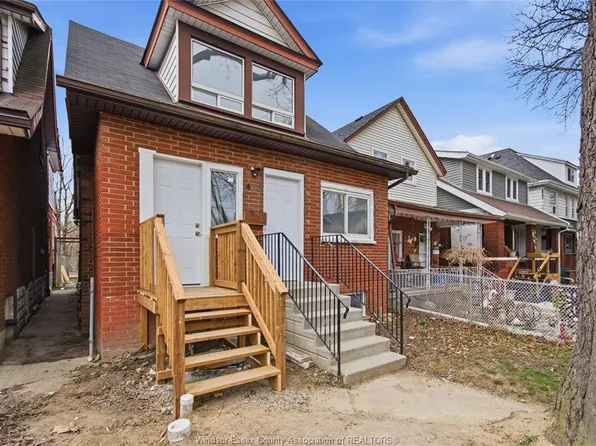 435 Caron Ave, Windsor, ON N9A 5B5