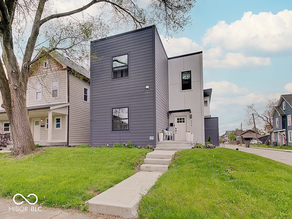 244 N Summit St photo 1