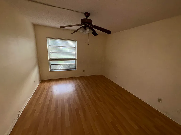 460 NW 20th St #1100 — Photo 12