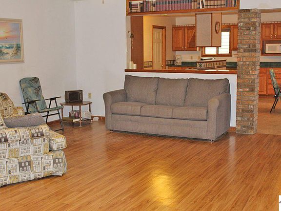 3rd image of 400 E Fairview Ave