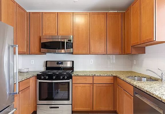 4th image of 237 W 115th St APT 6B