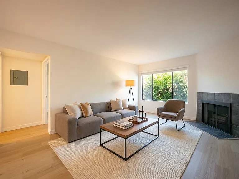 IMT Hoffman — Photo 2