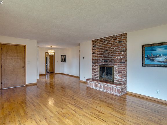 4th image of 412 Little Rock Way