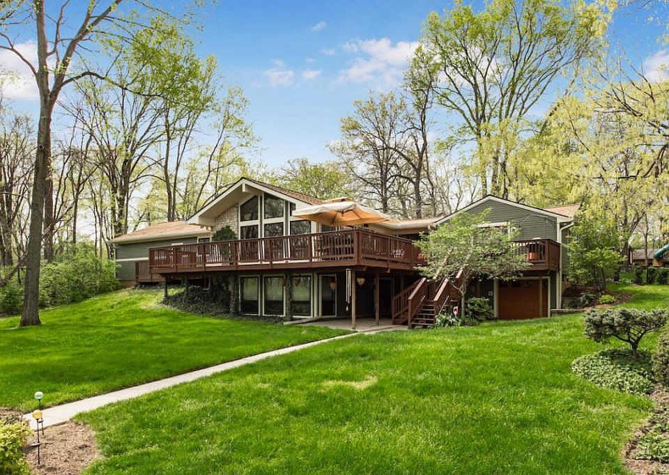 1st image of 3946 Riverview Dr