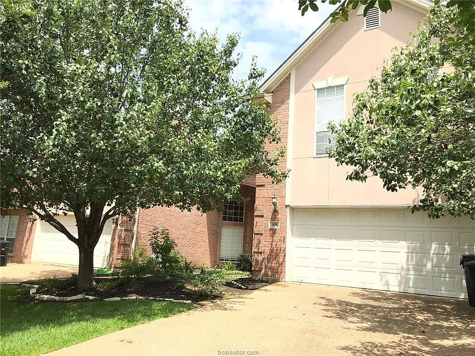 1st image of 305 Chimney Hill Dr