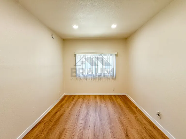 11459 COLLINS ST. — Photo 65