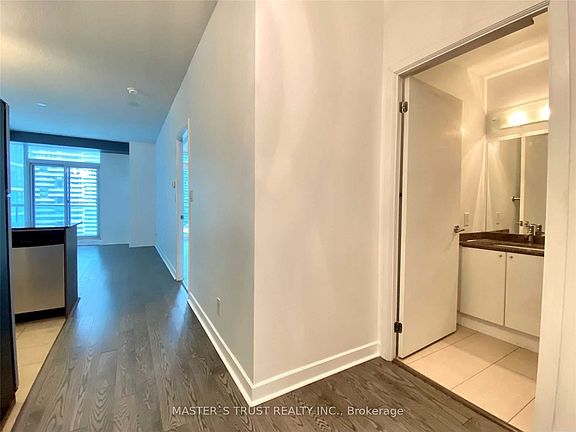 5th image of 18 Harbour St #3211