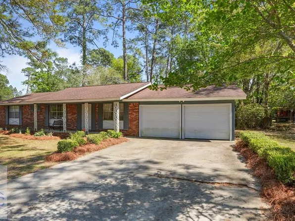 547 S 6th St, Jesup, GA 31545