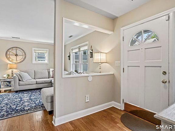 5th image of 4 Seabreeze Avenue #B