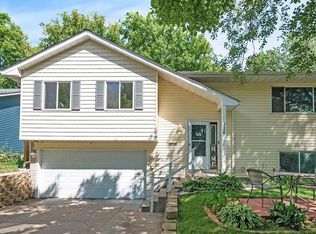 3234 Grimes Ave N, Robbinsdale, MN 55422