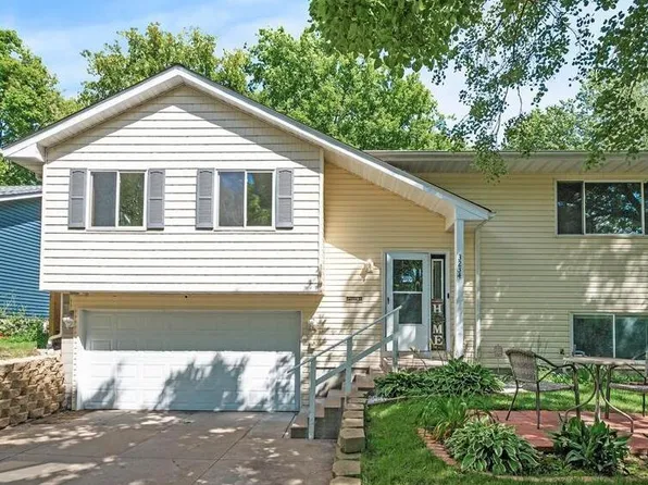 3234 Grimes Ave N, Robbinsdale, MN 55422