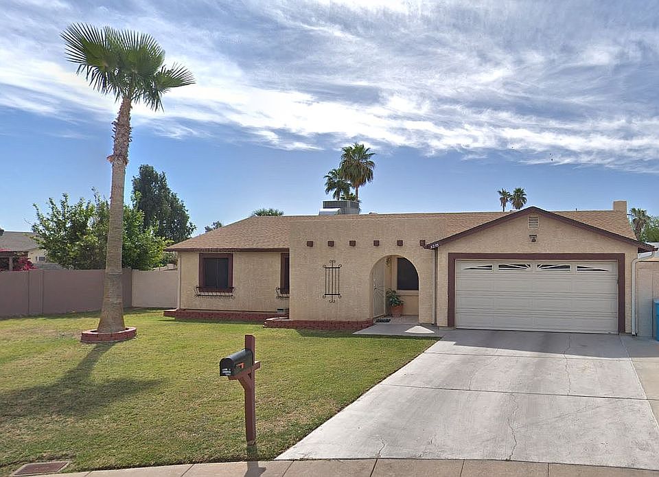Front Curb View