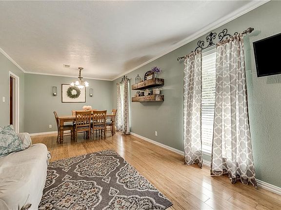 5th image of 5911 Caracas Dr