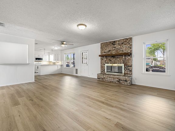 4th image of 304 Tahiti Dr
