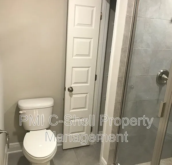 357 S East St — Photo 13