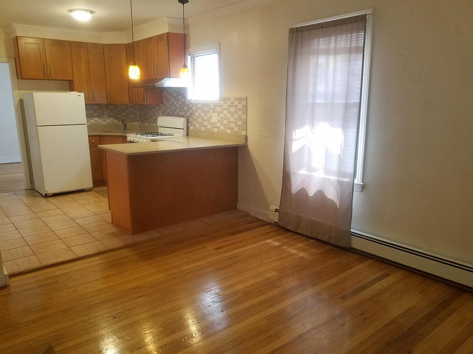 2nd image of 6125 163rd St