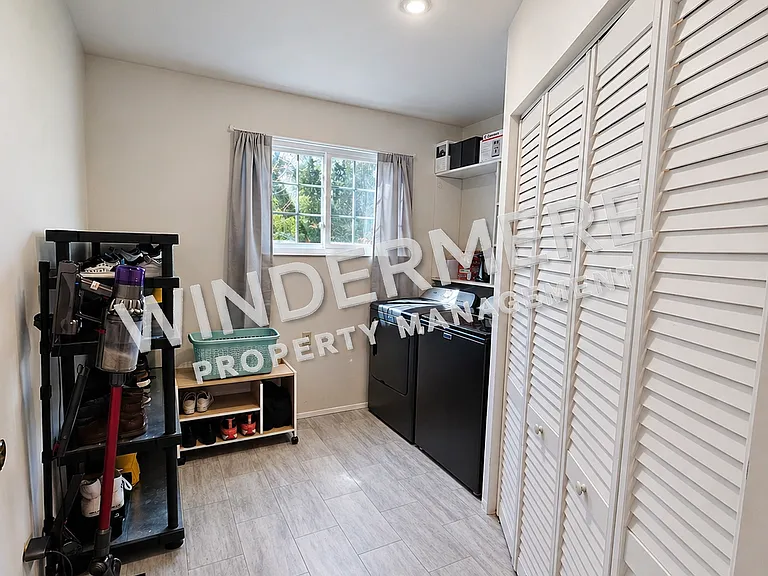 585 NW Fairwood Way — Photo 18