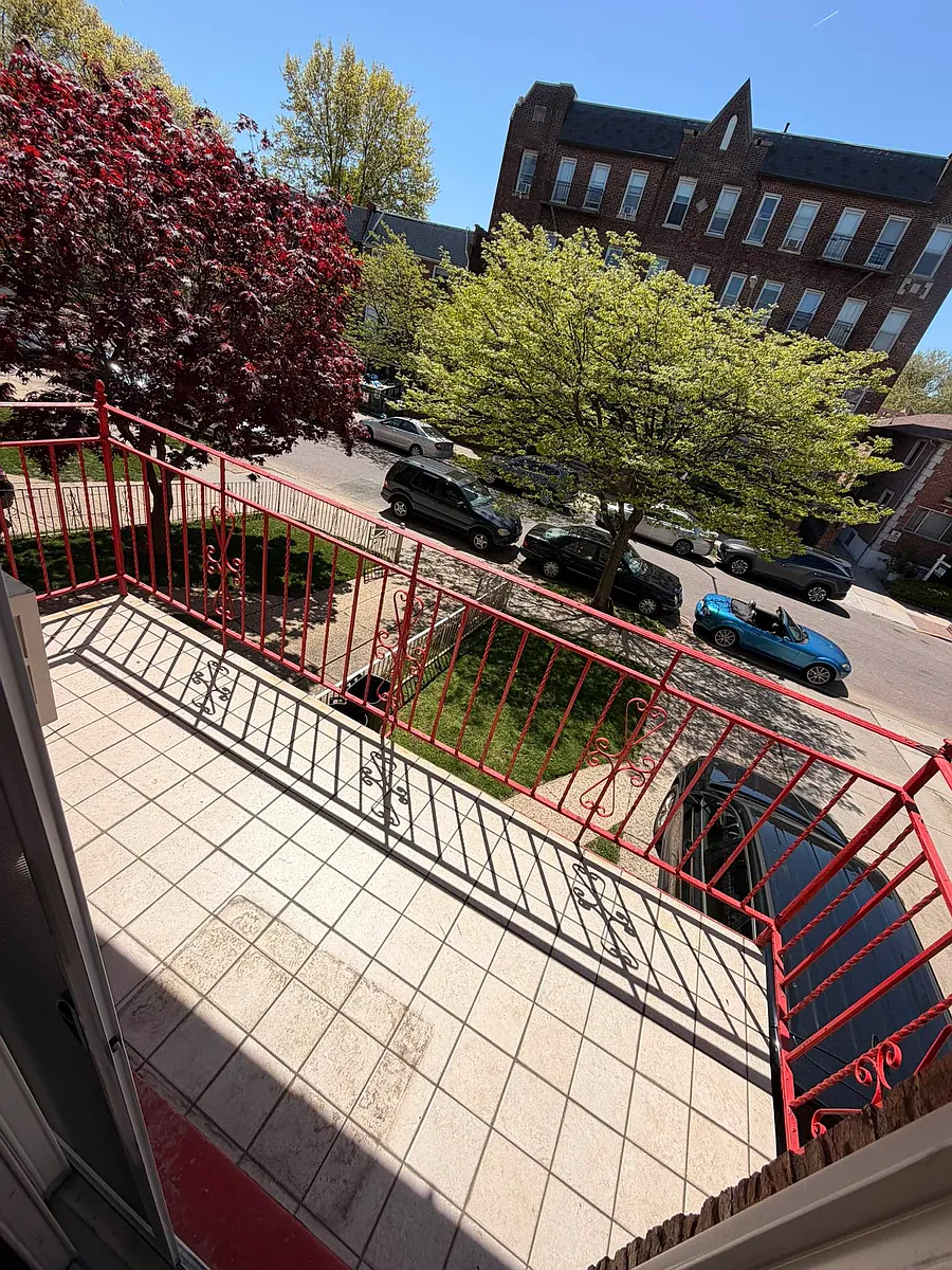 Building Photo - 84-33 120th St #2