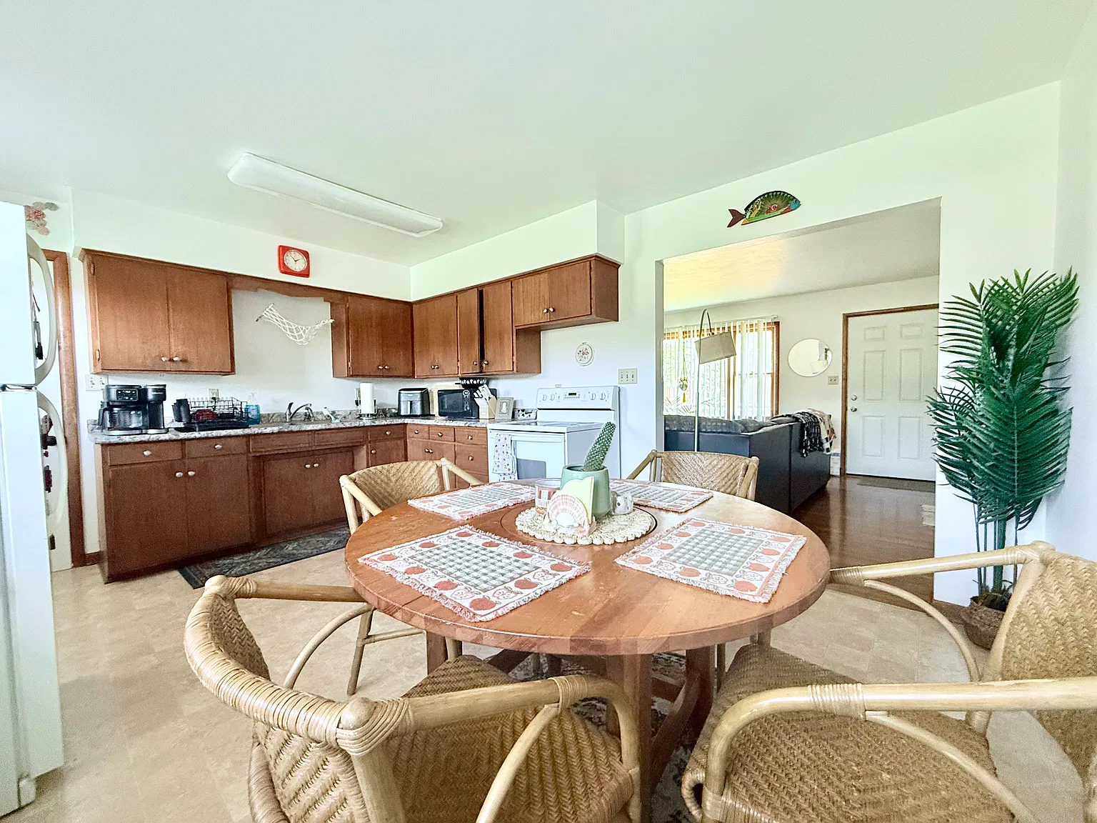 2 bed, 845 sqft, $1,275 — Photo 4