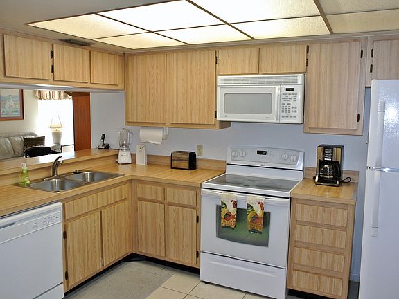 3rd image of 537 Taylor Ave #537