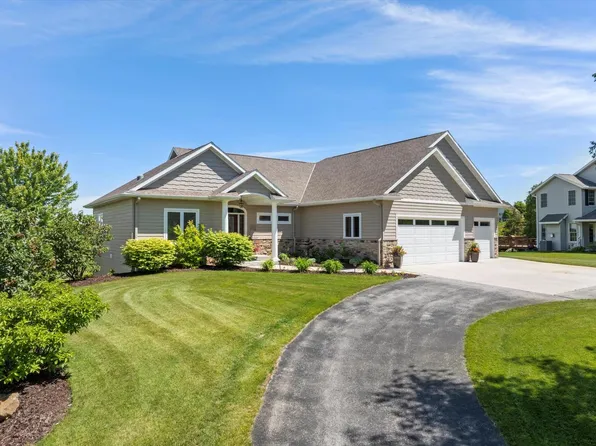 N7533 Summit ROAD, Plymouth, WI 53073