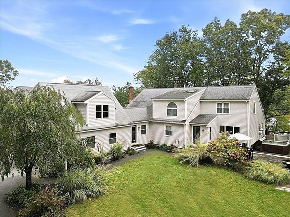 3rd image of 68 Fairview Ave