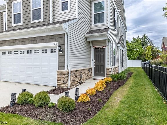 2nd image of 1616 Merlot Ln