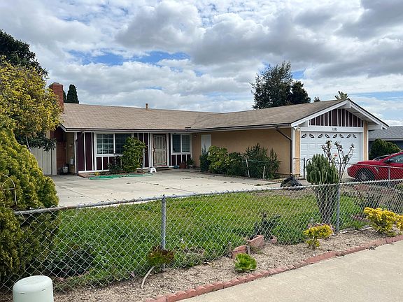 3rd image of 1285 Agapanthus Dr
