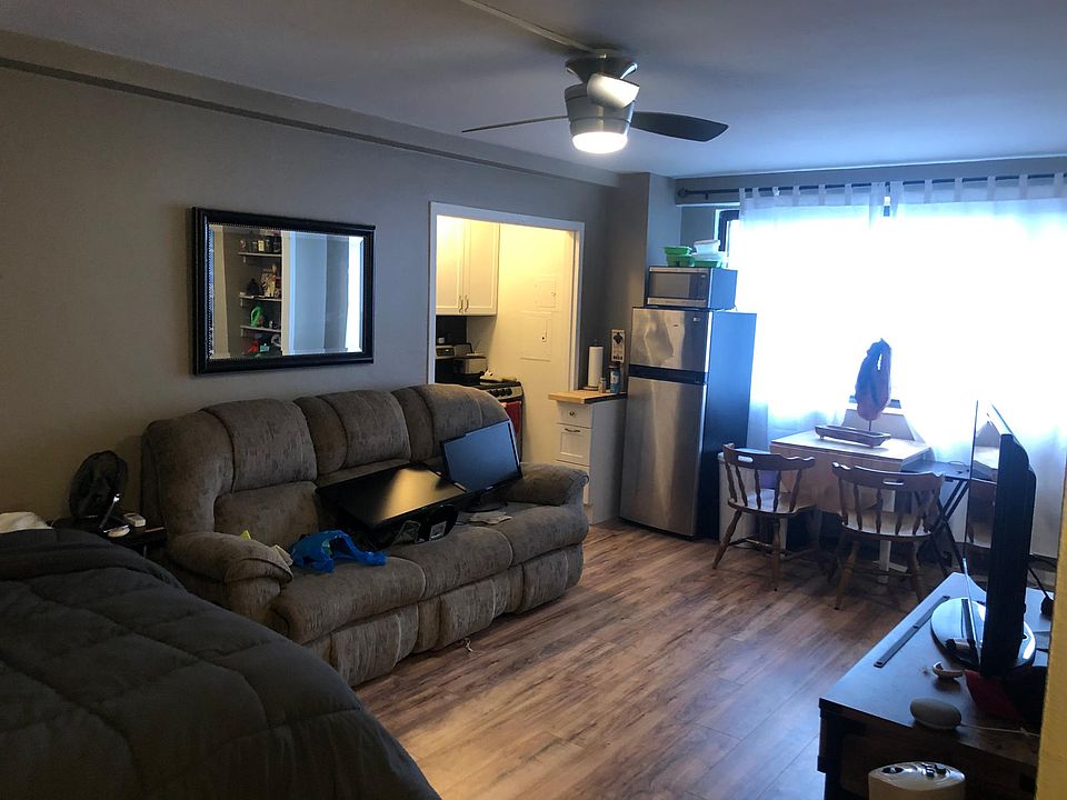 1st image of 11720 Edgewater Dr APT 212