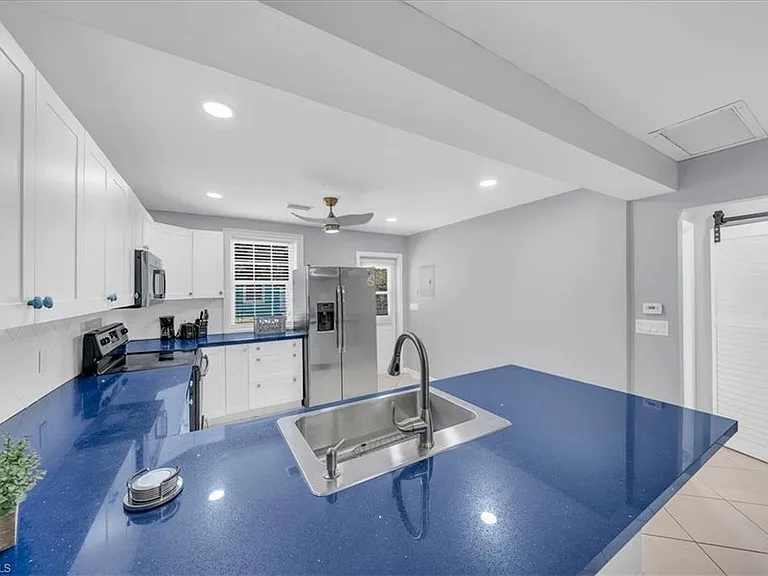 2750 Manorca Ave #A — Photo 8