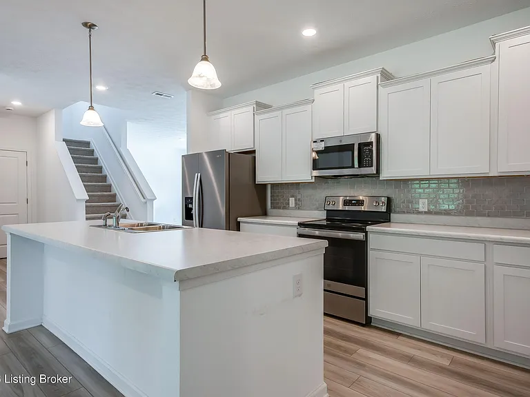 17010 Meander Way — Photo 17