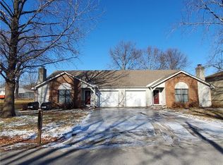 250 Holiday Ter, Lansing, KS 66043