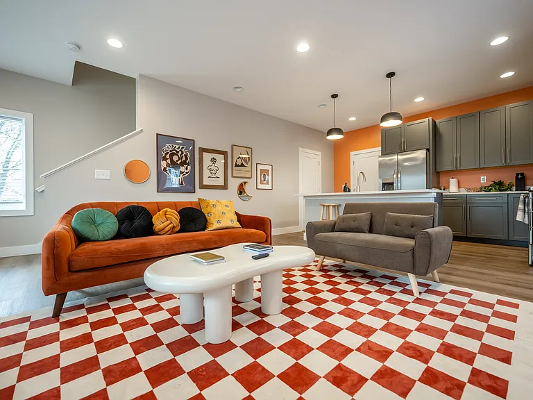 601 E Miller Dr — Photo 42