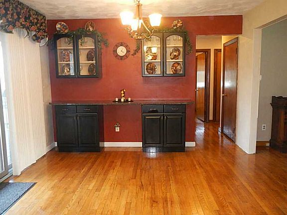 5th image of 5109 Whispering Pines Ln
