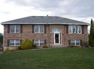 221 Mitchell G Dr, Tewksbury, MA 01876