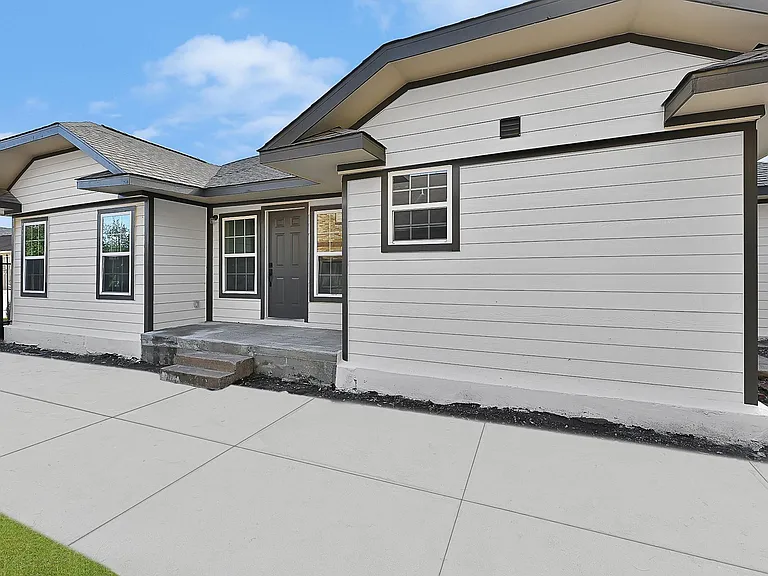 224 Everton St — Photo 3