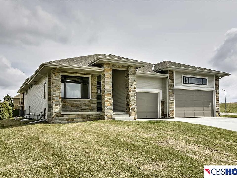 1st image of 4601 N 192nd Terrace Cir