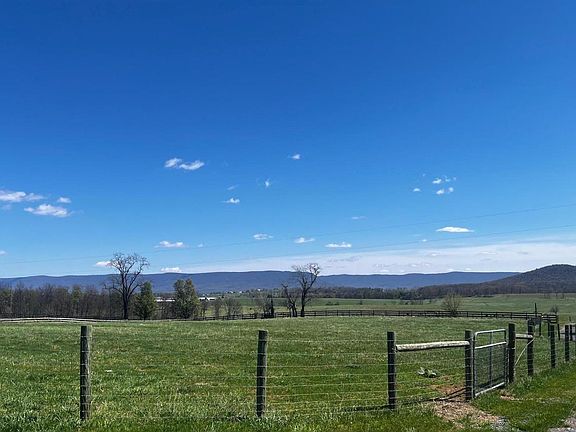 3rd image of 867 Kibler Rd