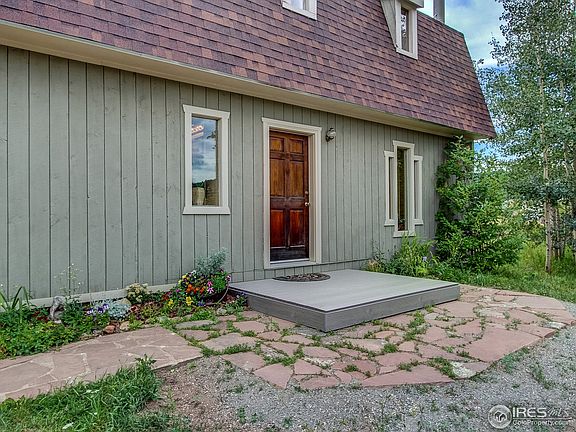 3rd image of 298 Lakeview Ct