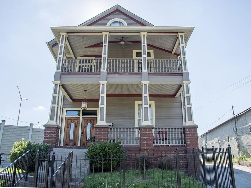 1st image of 815 N 4th Ave