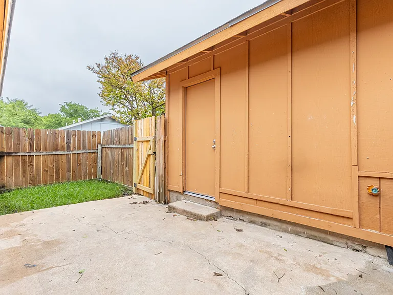 323 W William Cannon Dr #A — Photo 28