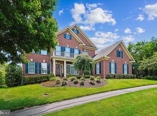 16174 Garriland Dr, Leesburg, VA 20176