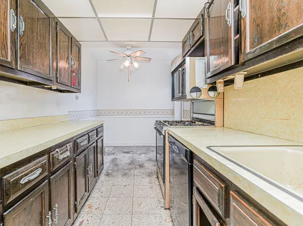 2514 East 7th Street image 2 of 17