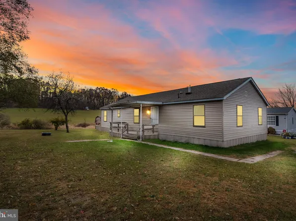 226 Houston Dr, Grantville, PA 17028