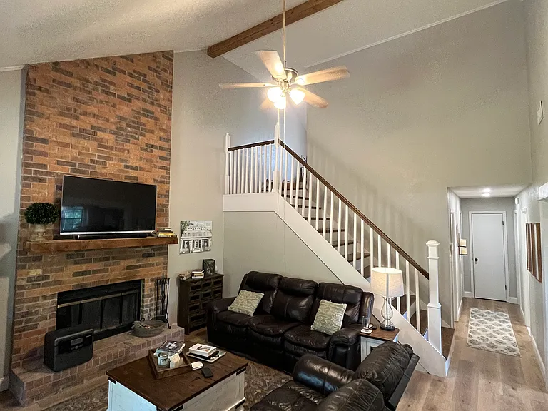10028 E Lakeshore Dr — Photo 2