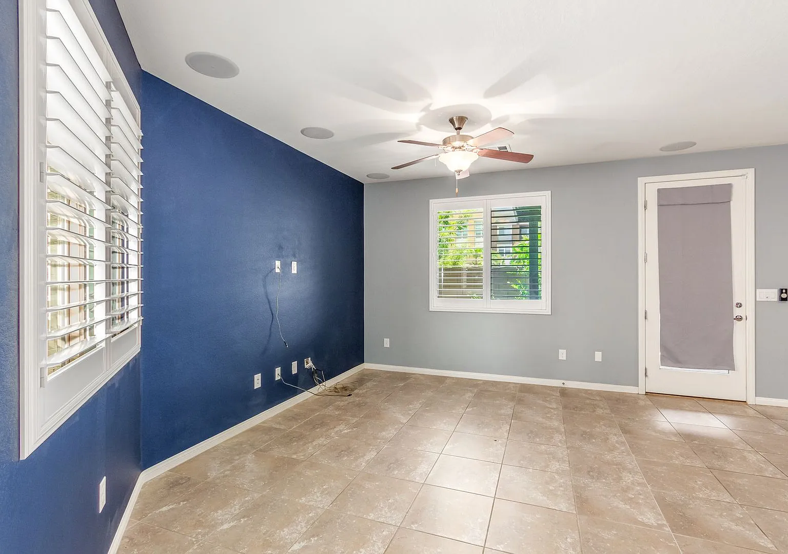 Highly upgraded gated home — Photo 4