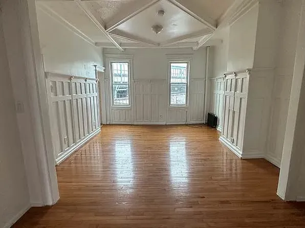 446 Knickerbocker Avenue image 1 of 8